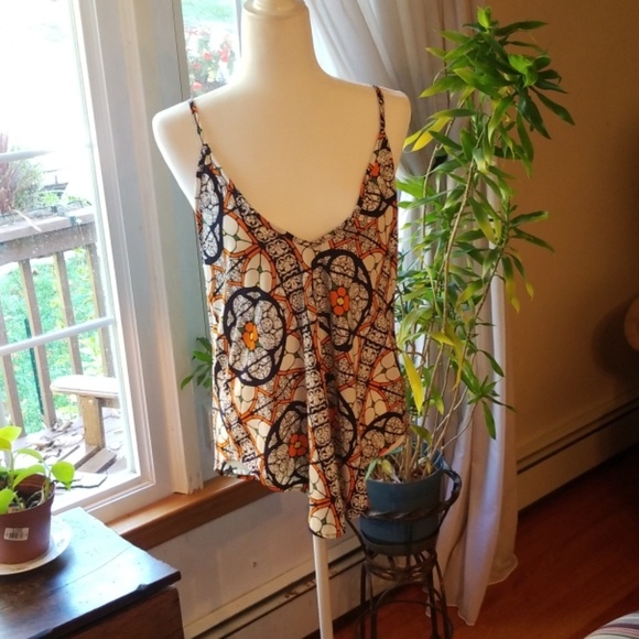 Woman's Top - Picture 1 of 7